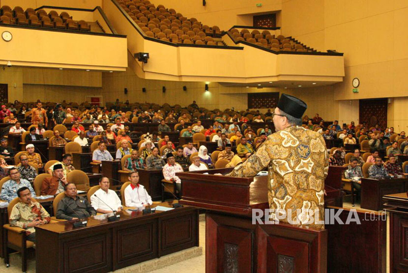 Ketua MPR RI Zulkilfi Hasan menjadi Pembicara Kunci dalam Forum pengurus dan anggota Komunikasi Nasional Percepatan Pembentukan Calon Daerah Otonomi Baru Seluruh Indonesia  (Forum Komunikasi DOB), di Kompleks Parlemen, Senayan, Jakarta, Jumat (2/6).