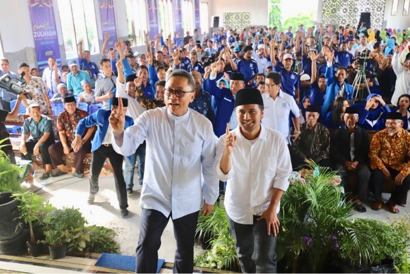 Ketua MPR sekaligus Ketua Umum Partai Amanat Nasional (PAN), Zulkifli Hasan mengadakan temu kader di Gedung Dakwah Muhammadiyah Lamongan yang juga dihadiri calon wagub Emil Dardak, Rabu (18/4).