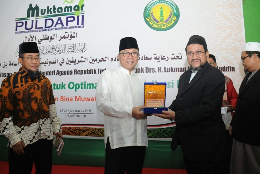 Ketua MPR Zulkfli Hasan saat menghadiri Muktamar PULDAPII di Surabaya 