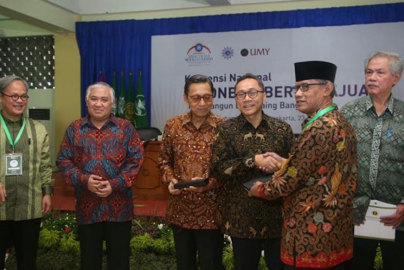Ketua MPR Zulkifli Hasan alam Konvensi Nasional Indonesia Berkemajuan di Universitas Muhammadiyah Yogyakarta, (23/5).