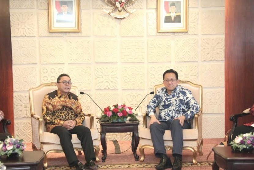 Ketua MPR Zulkifli Hasan dan Ketua DPD Irman Gusman