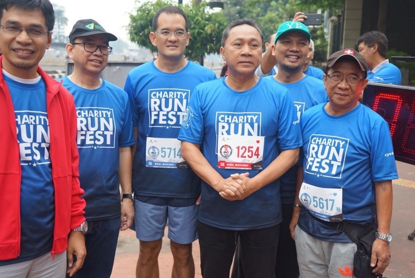 Ketua MPR Zulkifli Hasan membuka Charity Run Fest 2017 bersama ribuan peserta yang datang dari seluruh Indonesia.