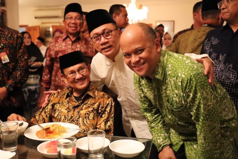 Ketua MPR Zulkifli Hasan menemui Presiden RI ketiga, BJ Habibie di kediamannya di Patra Kuningan, Rabu (23/5).