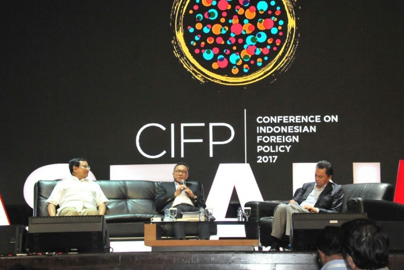 Ketua MPR Zulkifli Hasan menjadi pembicara dalam Conference on Indonesian Foreign Policy bertajuk Nasionalisme Abad 21 di The Hall Kota Kasablanka, Sabtu (21/10).