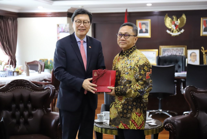 Ketua MPR Zulkifli Hasan menyambut Duta Besar Korea Selatan Kim Chang Beom.