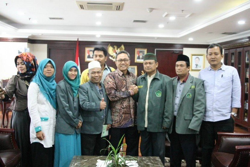 Ketua MPR Zulkifli Hasan saat menerima kunjungan Forum Da'i Muda Indonesia