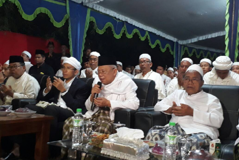 Ketua MUI Ma'ruf Amin saat menghadiri milad Ponpes Sidogiri, Pasuruan, Jawa Timur, Ahad (14/5). 