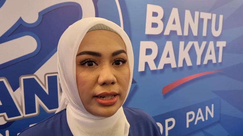 Zita Anjani. Badan Kehormatan DPRD DKI Jakarta menunggu pengaduan soal Zita Anjani pamer Starbucks.