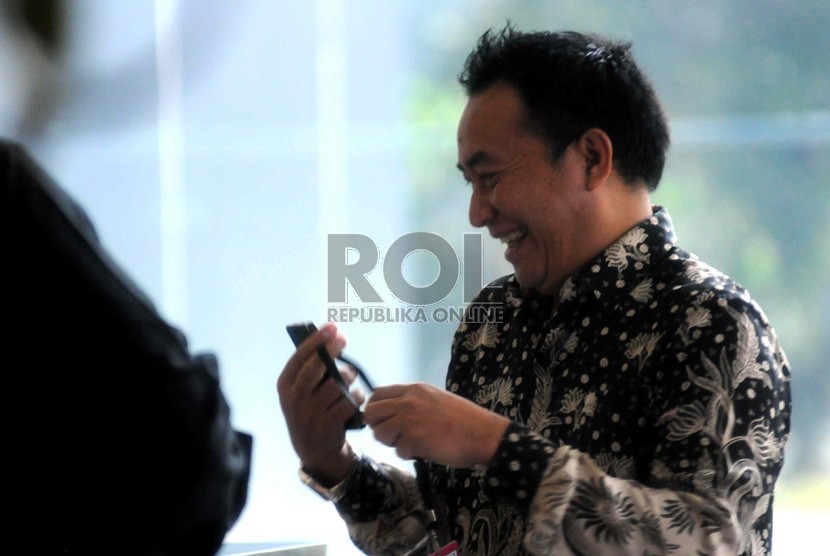  Ketua Panitia Kongres Partai Demokrat 2010, Didik Mukrianto, saat tiba di gedung Komisi Pemberantasan Korupsi (KPK), Jakarta, Rabu (10/7). (Republika/Wihdan)