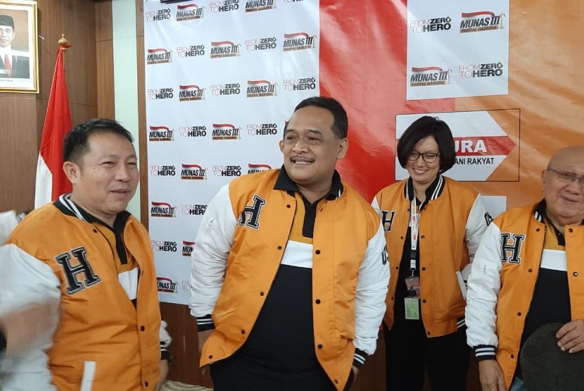 Ketua Pelaksana Munas Ketiga Hanura, Benny Ramdhani saat konferensi pers di Kantor DPP Hanura, City Tower, Jakarta Pusat, Senin (16/12). Munas Ketiga Hanura akan digelar pada 17-19 Desember 2019 di Hotel Sultan, Jakarta.