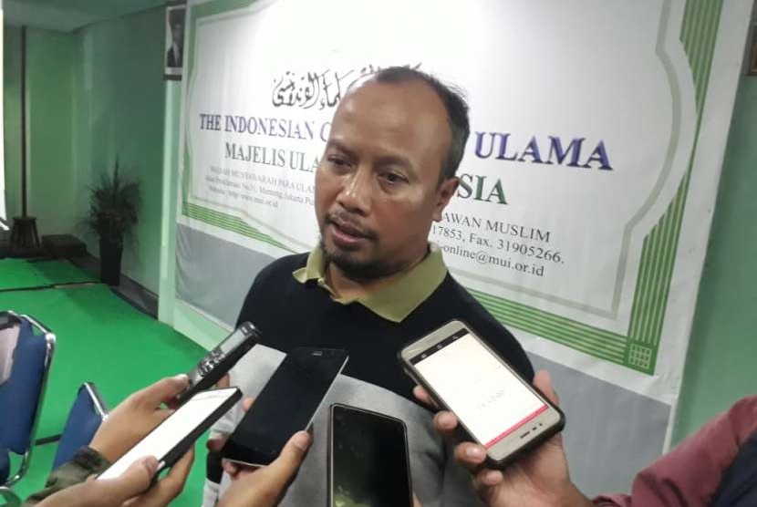 Ketua Pengurus Harian Yayasan Lembaga Konsumen Indonesia (YLKI), Tulus Abadi di Kantor Majelis Ulama Indonesia (MUI), Jumat (21/9).