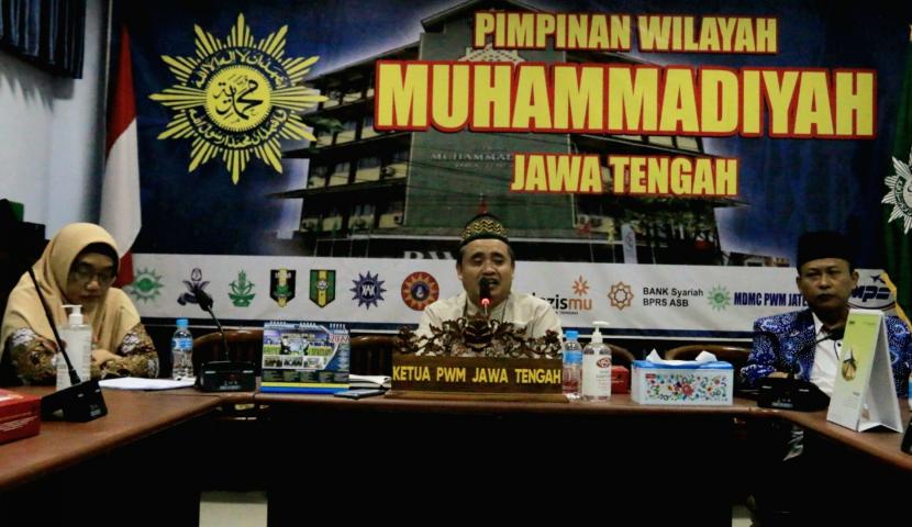 Ketua Pengurus Wilayah Muhammadiyah (PWM) Jawa Tengah, Dr KH Tafsir, memberikan keterangan pers seputar tahapan Musyawarah Wilayah (Musywil) PWM Jawa Tengah di Kota Tegal, Maret 2023, di Gedung Dakwah PWM Jawa Tengah di Semarang.
