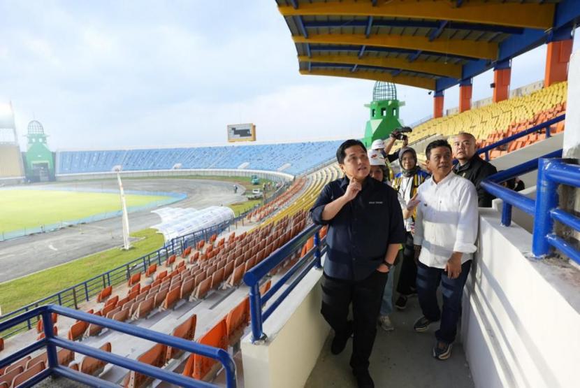 Ketua Penyelenggara FIFA U-20 World Cup 2023 (LOC), Erick Thohir, mengunjungi Stadion Si Jalak Harupat (SJH), Soreang, Bandung, pada Sabtu (11/3/2023) sore.