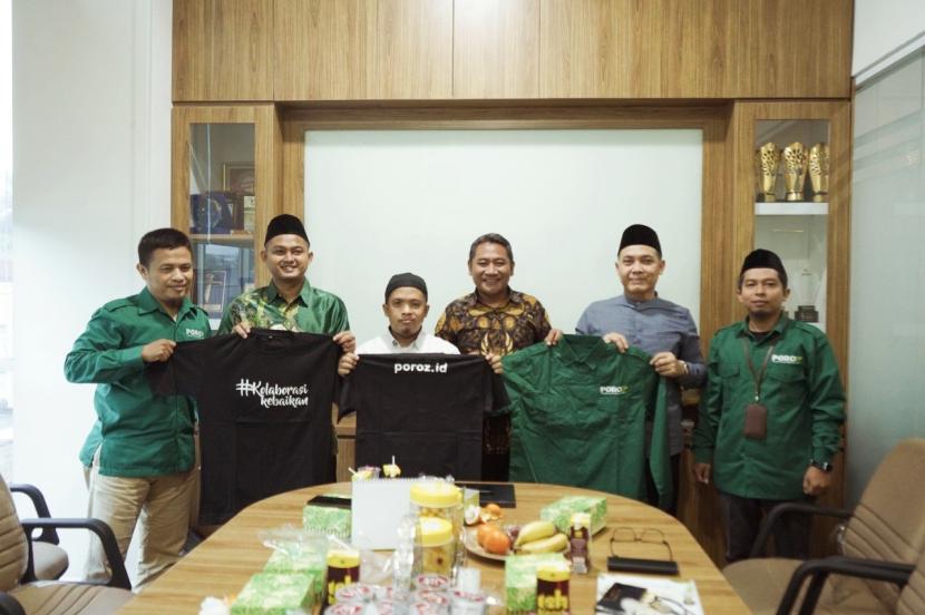 Ketua Perkumpulan Organisasi Pengelola Zakat (POROZ) KH. Dr Bukhari Muslim, Lc, MA hadir melakukan lawatan ke kantor BMH Pusat di Kalibata Office Park di Jakarta Selatan (24/1/24).