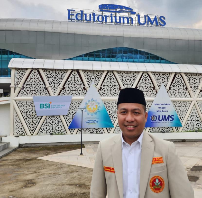 Ketua Pimpinan Pusat Pemuda Muhammadiyah, Muhammad Sukron menjadi kandidat ketua umum penerus Sunanto alias Cak Nanto.