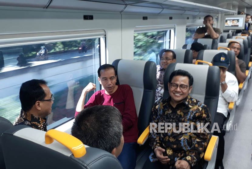 Ketua PKB Muhaimin Iskandar tampak ikut serta dalam peresmian pengoperasian kereta bandara Soekarno-Hatta, Selasa (2/1).