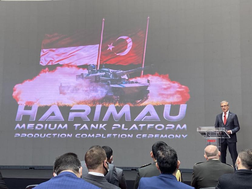 Ketua Presidensi Industri Pertahanan Turki Ismail Demir meresmikan peluncuran tank Harimau atau Kaplan.