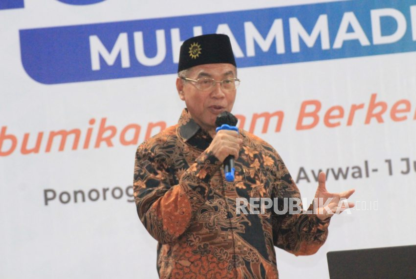 Ketua PWM Jawa Timur Prof Sukadiono.
