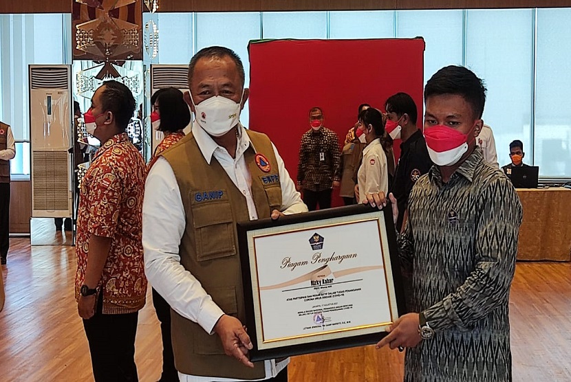 Ketua Satuan Tugas Penanganan Covid-19 sekaligus Kepala BNPB, Letjen TNI Ganip Warsito dalam sambutan pemberian penghargaan di Graha BNPB, Jakarta Timur, Selasa (17/8).