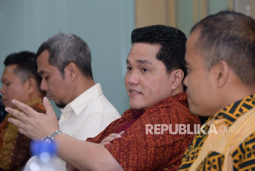 Ketua Tim Kampanye Nasional (TKN) Joko Widodo-Ma'ruf Amin, Erick Thohir memberikan paparan saat berkunjung ke kantor Republika, Jakarta, Rabu (30/1).