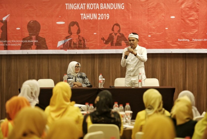Ketua Tim Kemenangan Daerah (TKD) pasangan calon presiden (capres) nomor urut 01 di Jawa Barat, Dedi Mulyadi mengajak semua pihak untuk waspada menjelang hari pencoblosan Pilpres 2019 ini. 