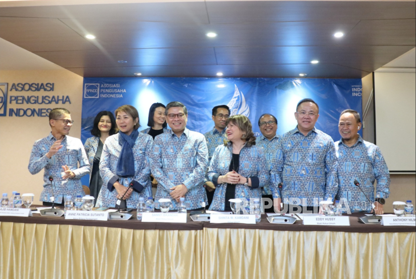 Ketua Umum APINDO, Shinta W Kamdani (ketiga dari kanan)