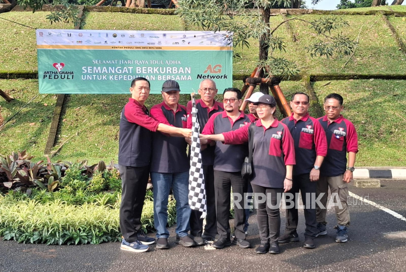 Ketua Umum Artha Graha Peduli, Heka Hertanto saat Kick Off Pelepasan Hewan Kurban AGP di Jakarta, Kamis (5/6)