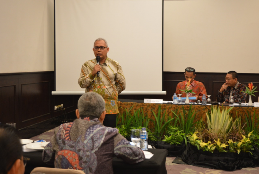 Ketua Umum Asosiasi DPLK 2019-2023, Nur Hasan menyampaikan kata sambutan.