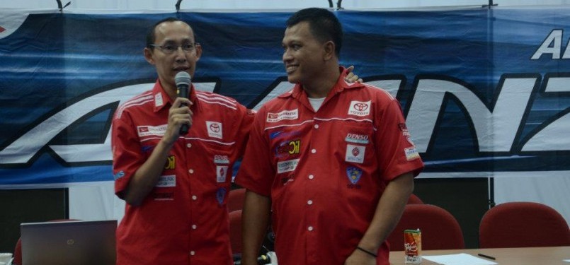 Ketua Umum AXIC 2012 - 2014, Indra T Ariandhi (kiri).