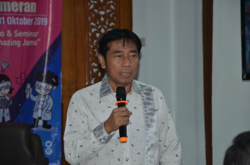 Alm Abraham Lunggana alias Haji Lulung. DPRD DKI Jakarta resmi melantik pengganti Guruh Tirta Lunggana yang merupakan anak dari Haji Lulung dan Riano P Ahmad.