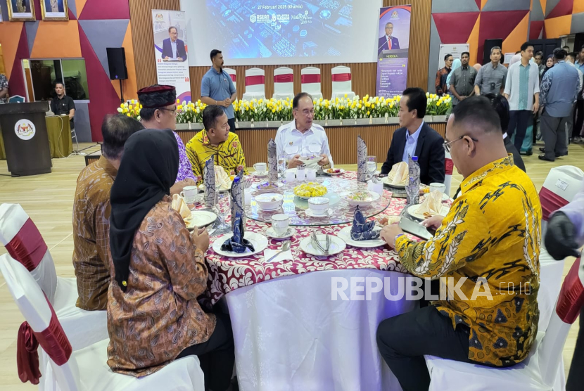 Ketua Umum Bamus Betawi, Eki Pitung, menjadi salah satu narasumber dalam forum Malaysia Madani di Kuala Lumpur pada 24-28 Februari 2025. 