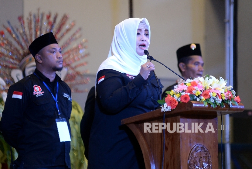 Ketua Umum Bang Japar Fahira Idris memberikan sambutan pada acara apel akbar pelantkan ormas dan LBH Bang Japar di Jakarta, Ahad (13/8).