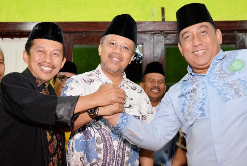 Ketua Umum BKPRMI Said Al0Idrus (kiri), Senator DPD RI asal Sulsel AM Iqbal PArewangi (tengah) dan Ketua Umum DPP BKPRMI Sulsel Hasid Hasan Palogai (kanan)