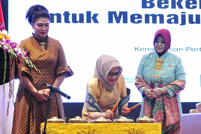 Ketua Umum Dekranas yang juga Ibu Kerajinan Nasional Mufidah Jusuf Kalla (JK) membuka Rakernas Dekranas 2019.