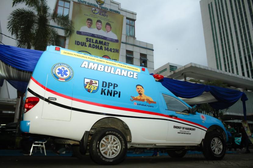 Ketua Umum DPP KNPI Haris Pertama meresmikan ambulans bernama Jane Shalimar.