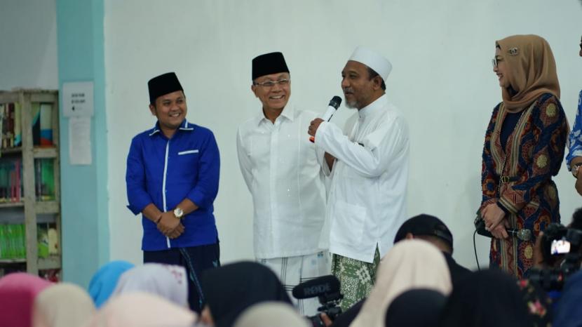 Ketua Umum DPP PAN Zulkifli Hasan didampingi pengurus PAN bersafari keliling wilayah Tapal Kuda Jawa Timur mulai Selasa (15/3/2022) hingga Ahad (21/3/2022).