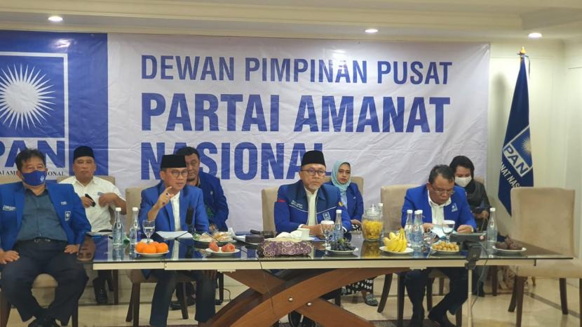Ketua Umum DPP PAN Zulkifli Hasan saat memimpin Muswil DPW PAN Banten secara virtual, Jumat (21/8).