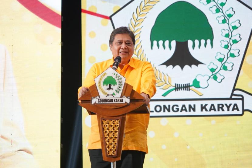 Ketua Umum DPP Partai Golkar Airlangga Hartarto saat memberi pengarahan usai Rapimda Golkar Sumut di Medan, Jumat (23/12/2022).