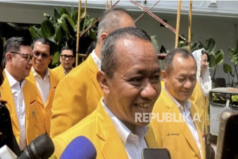 Ketua Umum DPP Partai Golkar Bahlil Lahadalia setelah fungsionaris DPP Partai Golkar bertemu Presiden RI Prabowo Subianto di Istana Kepresidenan Jakarta, Rabu (27/8/2025).