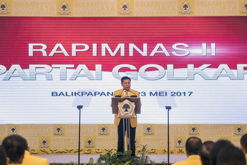 Ketua Umum DPP Partai Golkar Setya Novanto menyampaikan pidato politiknya saat pembukaan Rapimnas II partai Golkar di Balikpapan, Kalimantan Timur, Senin (22/5).