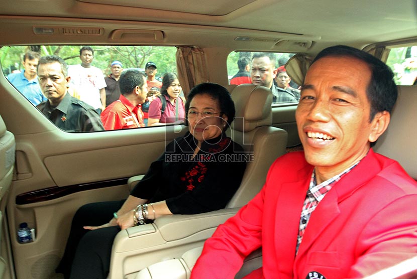 Ketua Umum DPP PDI Perjuangan, Megawati Soekarnoputri bersama Gubernur DKI Jakarta, Joko Widodo