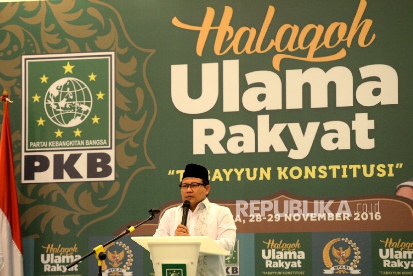  Ketua Umum DPP PKB Muhaimin Iskandar memberikan paparan saat pembukaan Halaqoh Ulama Rakyat di Jakarta, Senin (28/11).