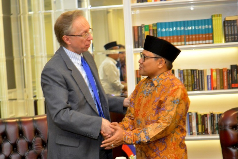Ketua Umum DPP PKB Muhaimin Iskandar mengadakan pertemuan dengan Duta Besar Rusia untuk Indonesia Mikhail Galuzin  di Jakarta, Rabu  (7/6).