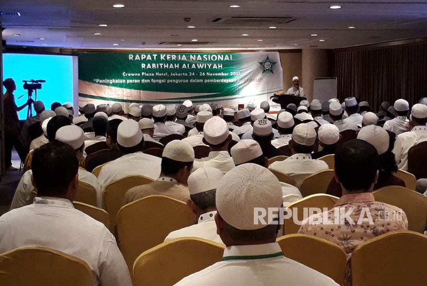 Ketua Umum DPP Rabithah Alawiyah, Habib Zein bin Umar Smith saat sambutan Rakernas Rabithah Alawiyah di  Jakarta, Jumat (24/11) malam.