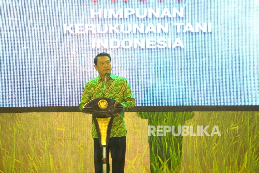 Ketua Umum Himpunan Kerukunan Tani Indonesia (HKTI)Mantan panglima TNI Jenderal (Purn) Moeldoko menyampaikan sambutannya dalam Rapimas HKTI di Balai Kartini, Jakarta, Senin (10/4). 