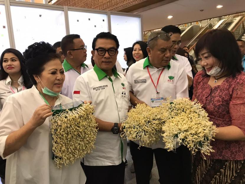 Ketua Umum HKTI, Moeldoko (ketiga dari kanan) di acara Asian Agriculture and Food Forum (ASAFF) 2020 yang digelar di JCC Jakarta.