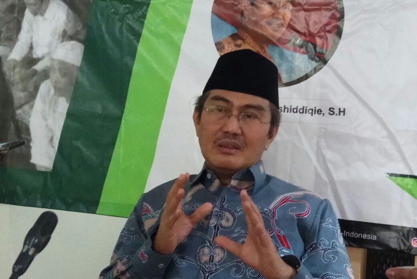 Ketua Umum ICMI Prof Jimly Asshiddiqie saat memberikan keterangan pers terkait Silknas ICMI. 