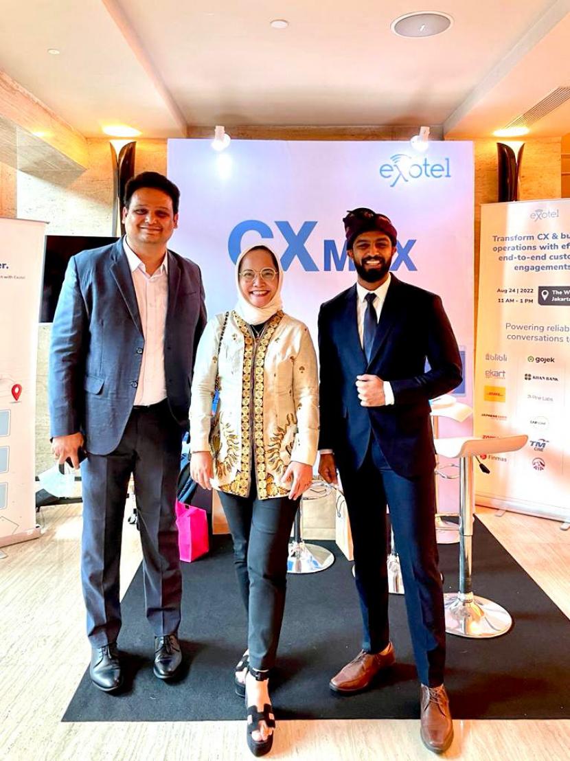 Ketua Umum ICXP Sri Safitri (tengah) bersama Head of International Marketing Exotel Raman M.K (kanan) dan Senior sales manager APAC Exotel Siddhartha Behara.
