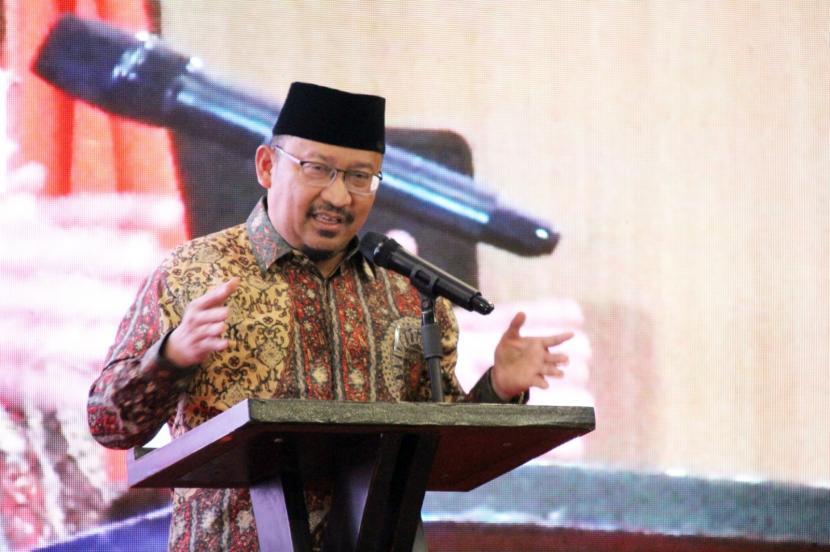 Ketua Umum Ikadi KH Ahmad Kusyairi Suhail 