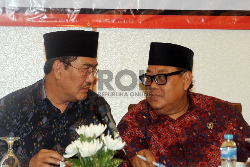  Takziyah, doa, dan tahlil daring ICMI untuk Wakil Ketua Umum ICMI almarhum Sugiharto (kanan) 